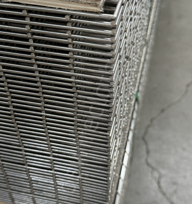 Stainless steel welded wire mesh panels