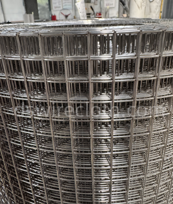 Stainless steel welded wire mesh