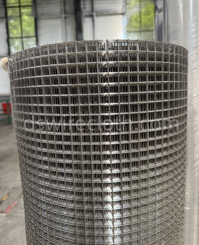 Stainless steel welded wire mesh