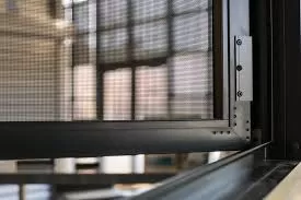 High-transmittance stainless steel window screen