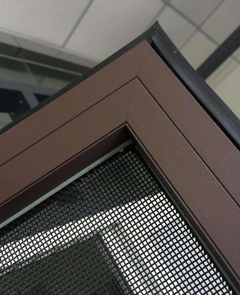 High-transmittance stainless steel window screen