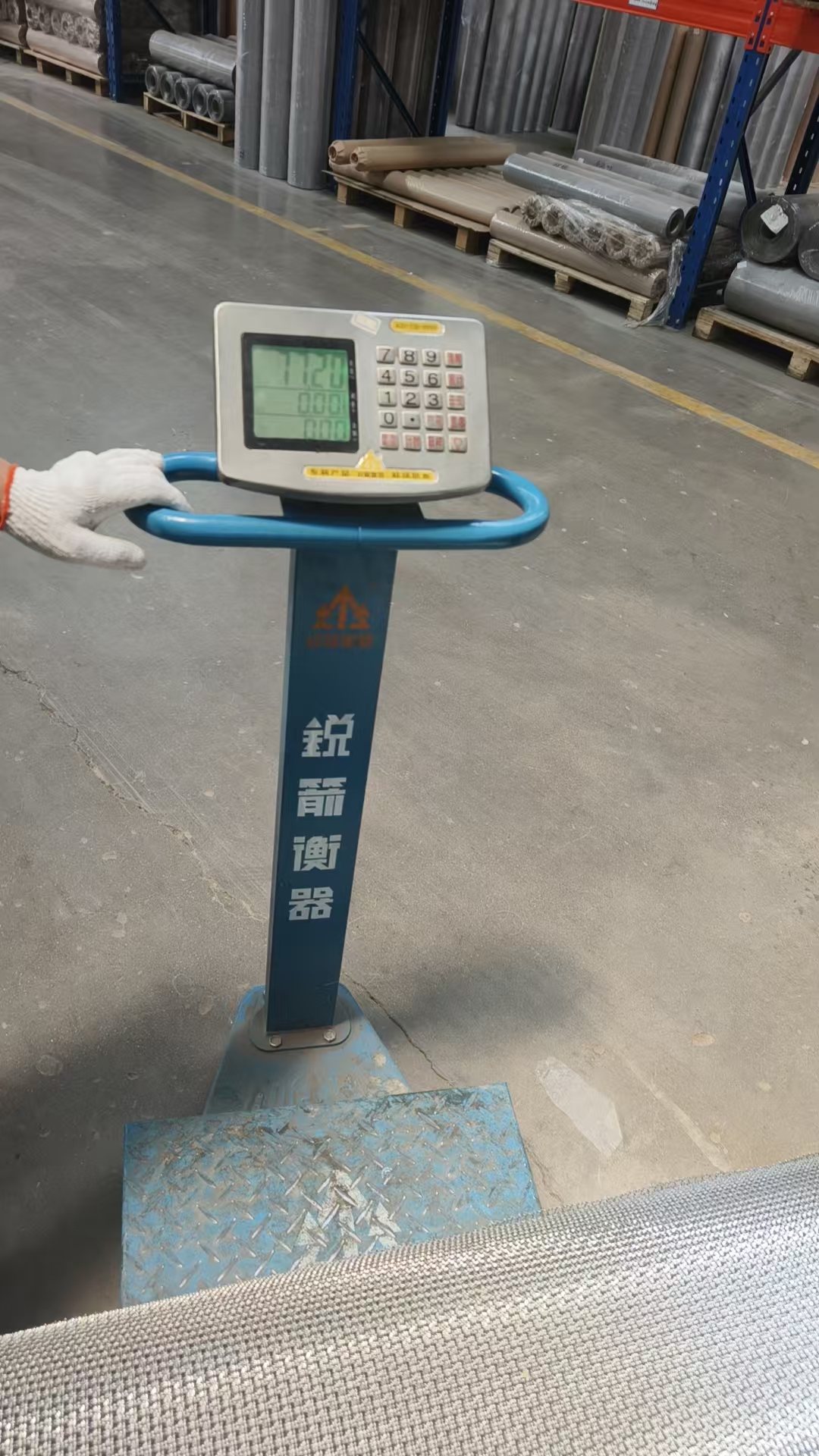 Final inspection before shipment--stainless steel mesh
