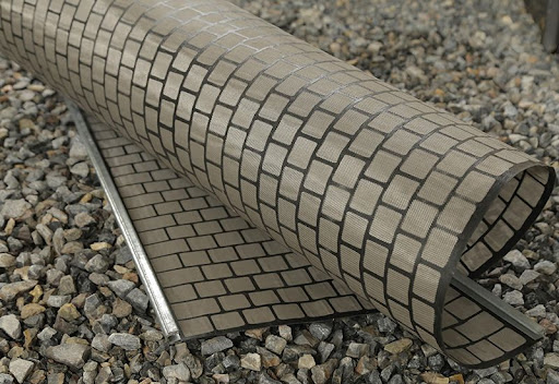 vibrating screen Long hole screen or square hole screen?