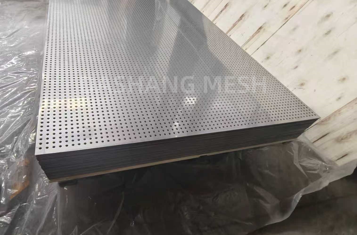Stainless steel perforated sheet