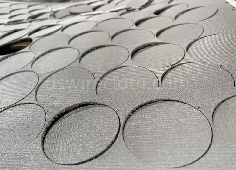 Sintered mesh filter discs