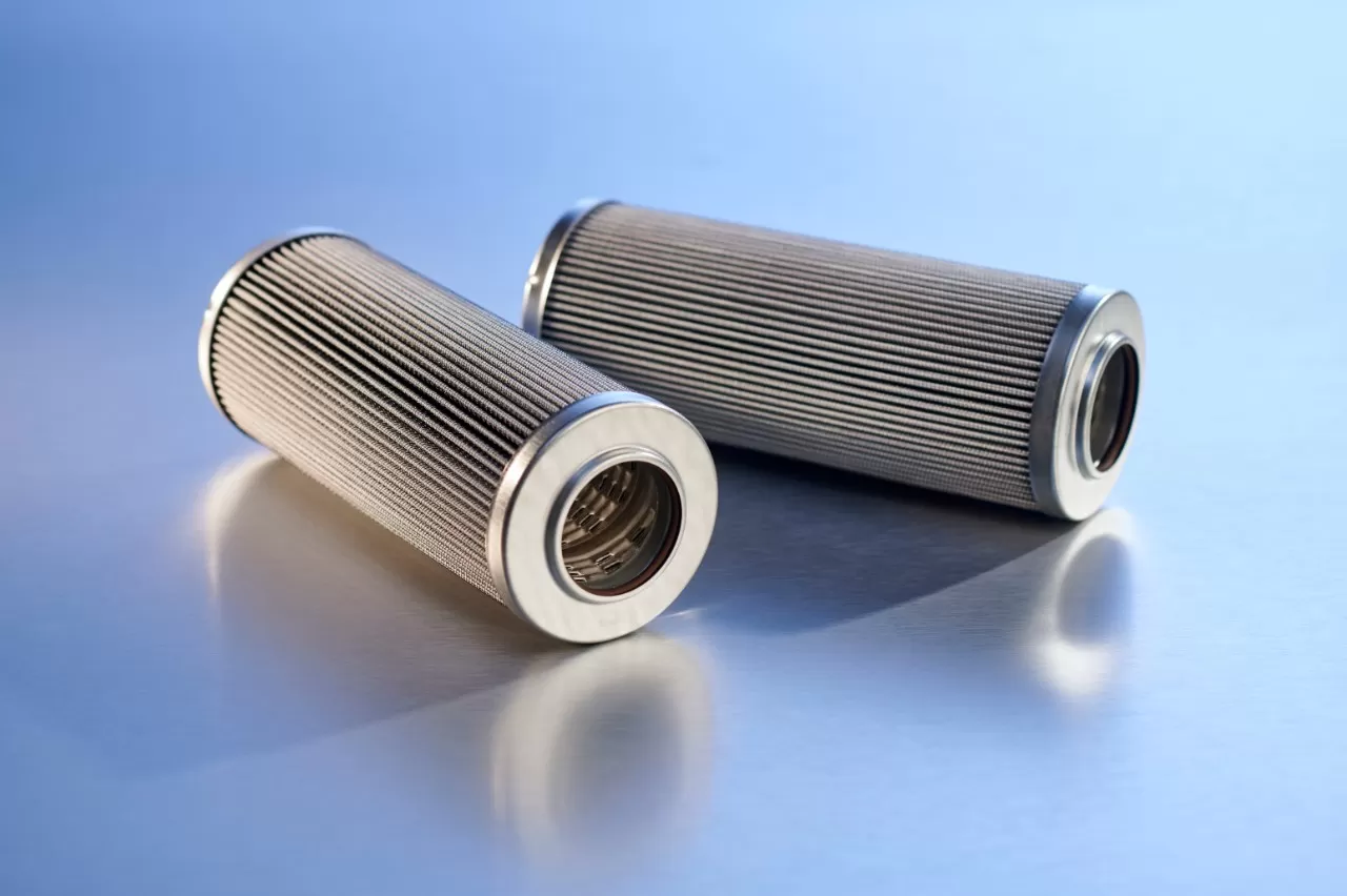 Important application of epoxy resin coated metal filter in the production of hydraulic filter element